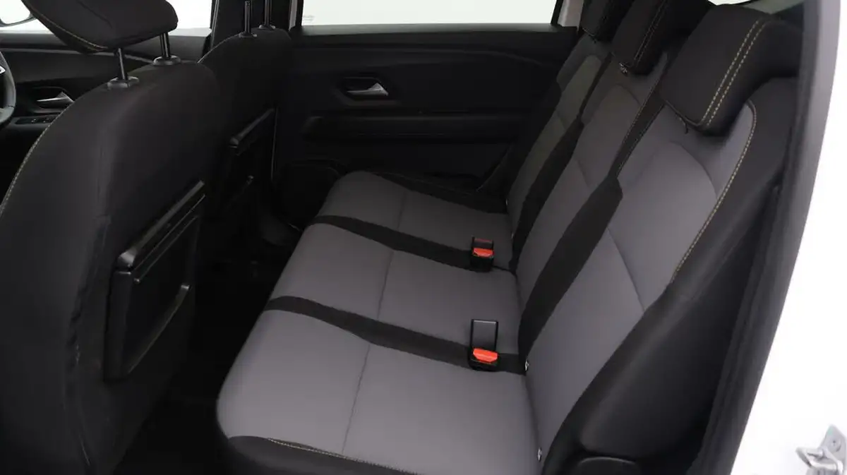 2024-dacia-jogger-16-tce-extreme-big-15