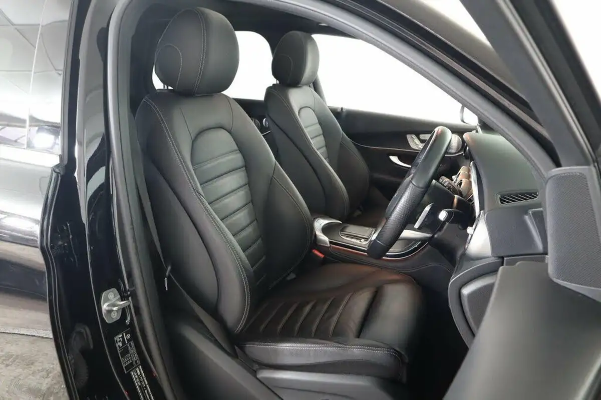 2020-mercedes-benz-glc-class-20d-glc300d-amg-line-premium-plus-station-wagon-5d-big-35