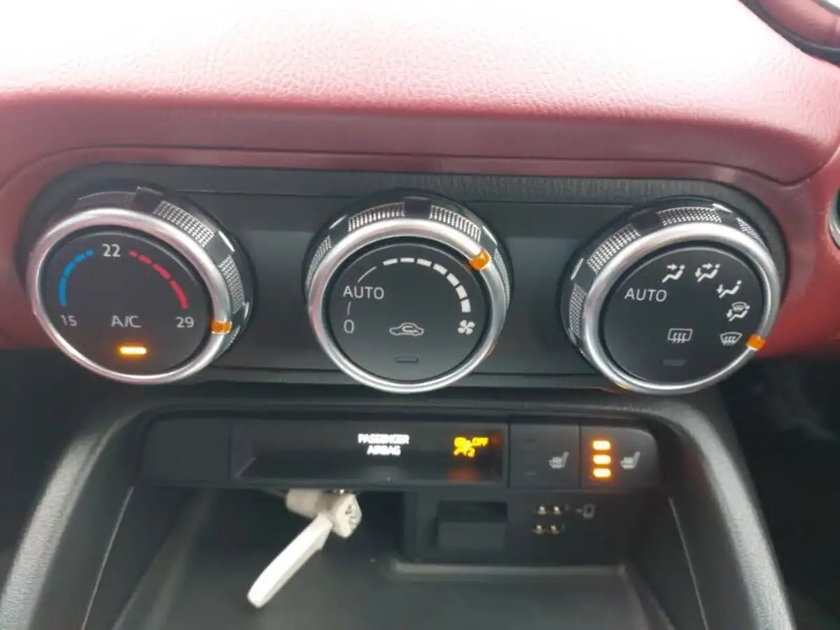 2021-mazda-mx-5-15-r-sport-big-11