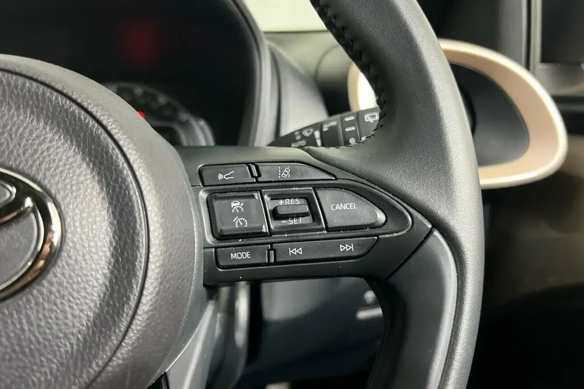 2023-toyota-aygo-x-10-vvt-i-edge-big-25