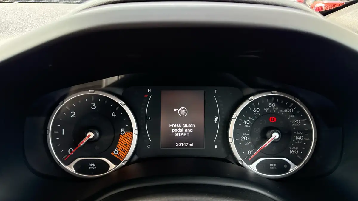 2022-hyundai-i20-10-t-gdi-premium-dct-big-12