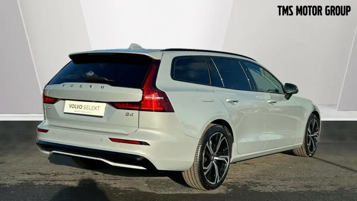 2024-volvo-v60-20-b4-plus-station-wagon-big-6