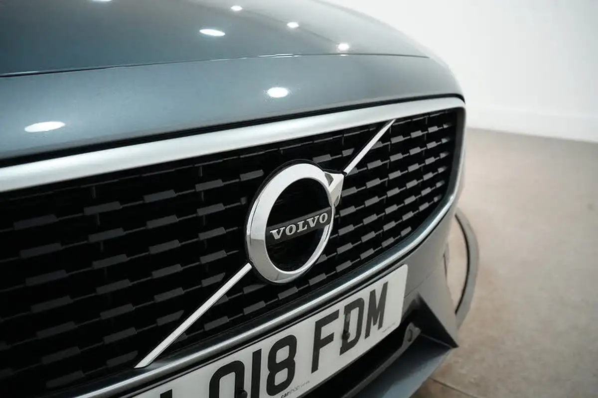 2018-volvo-s90-20td-d4-r-design-big-15