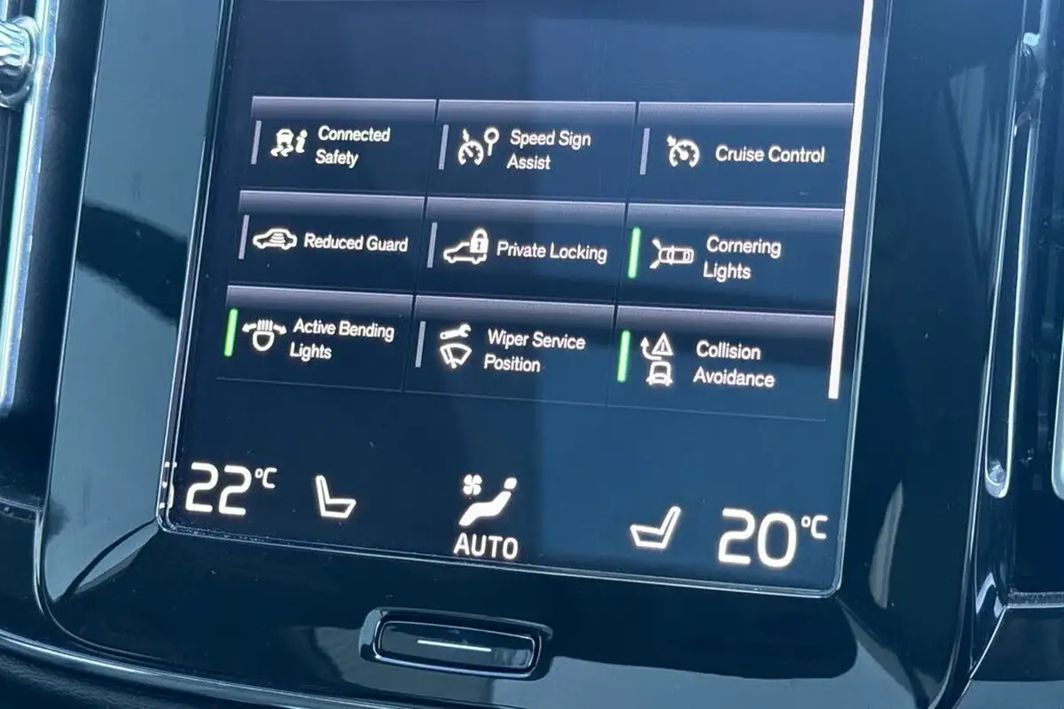 2022-volvo-xc40-15-t5-inscription-pro-big-21