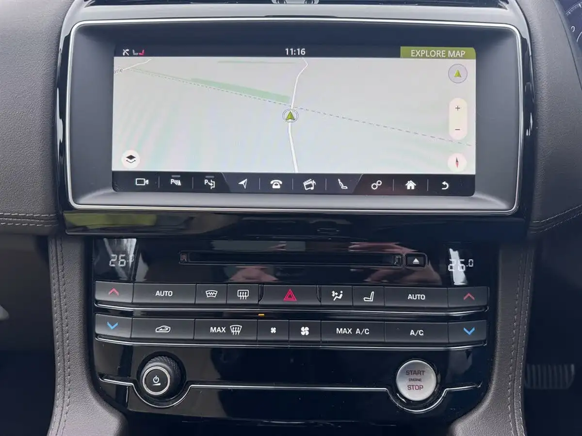2019-jaguar-f-pace-20i-portfolio-250ps-ss-big-10
