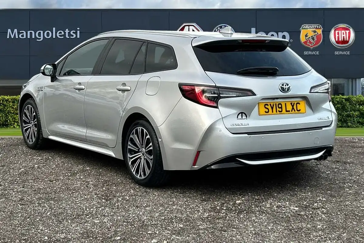 2019-toyota-corolla-20-vvt-i-design-panoramic-roofspare-wheel-touring-sports-big-2