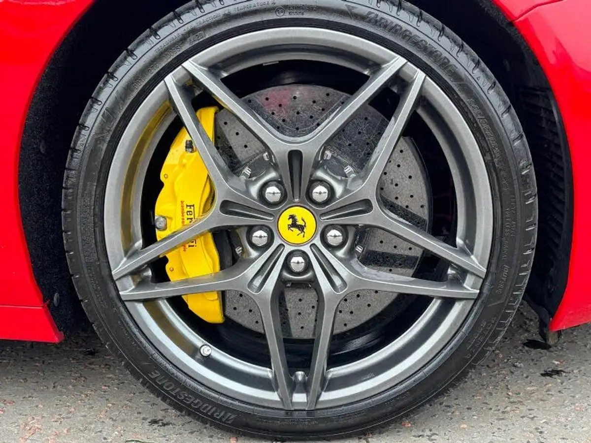 2016-ferrari-california-39-t-big-11