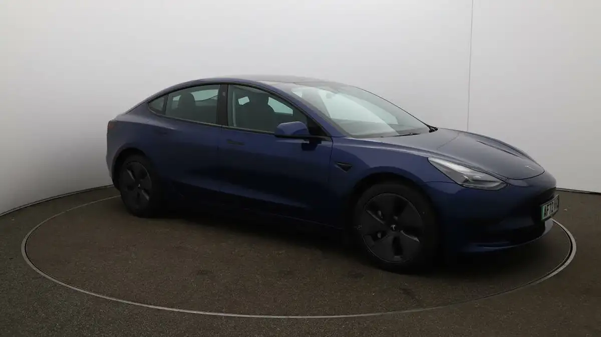 2022-tesla-model-3-e-rwd-big-36