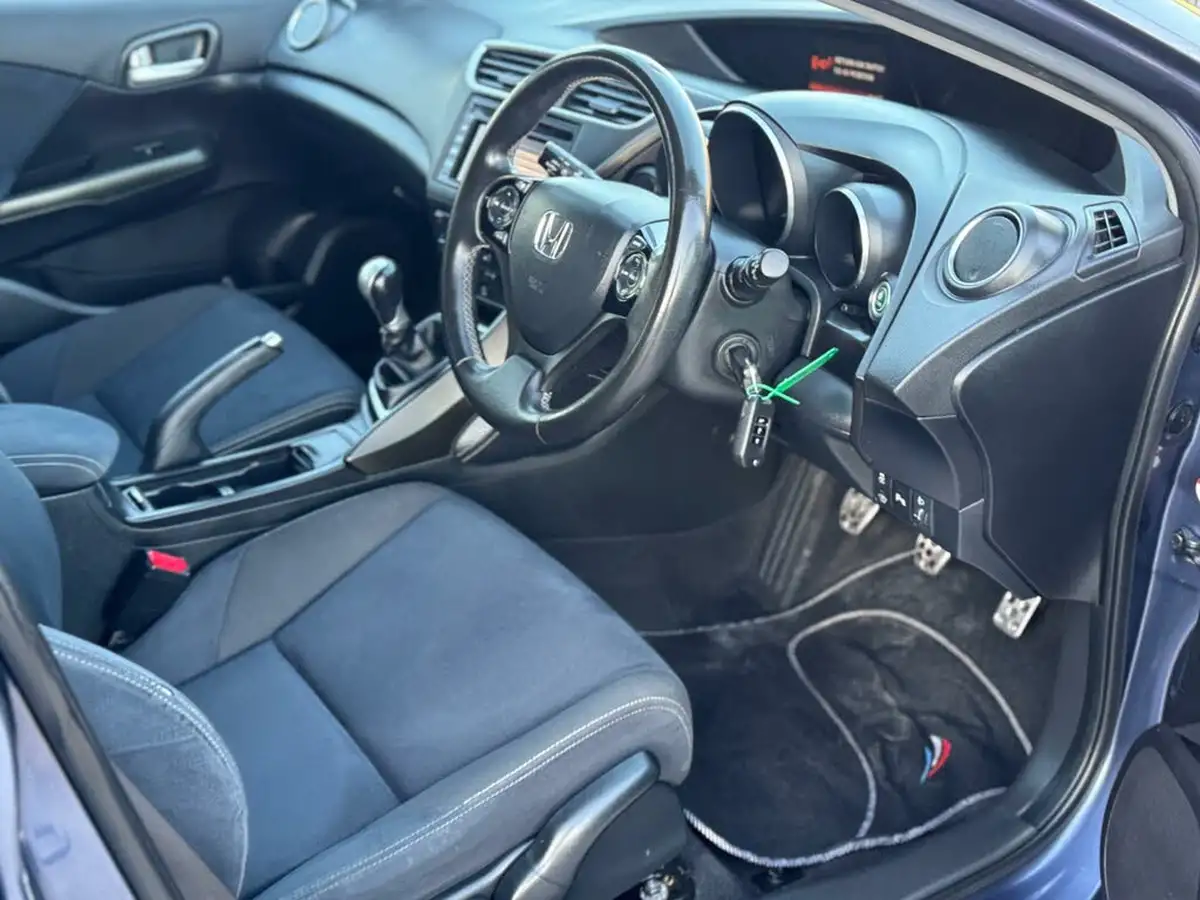 2014-honda-civic-16td-se-plus-t-hatchback-big-28