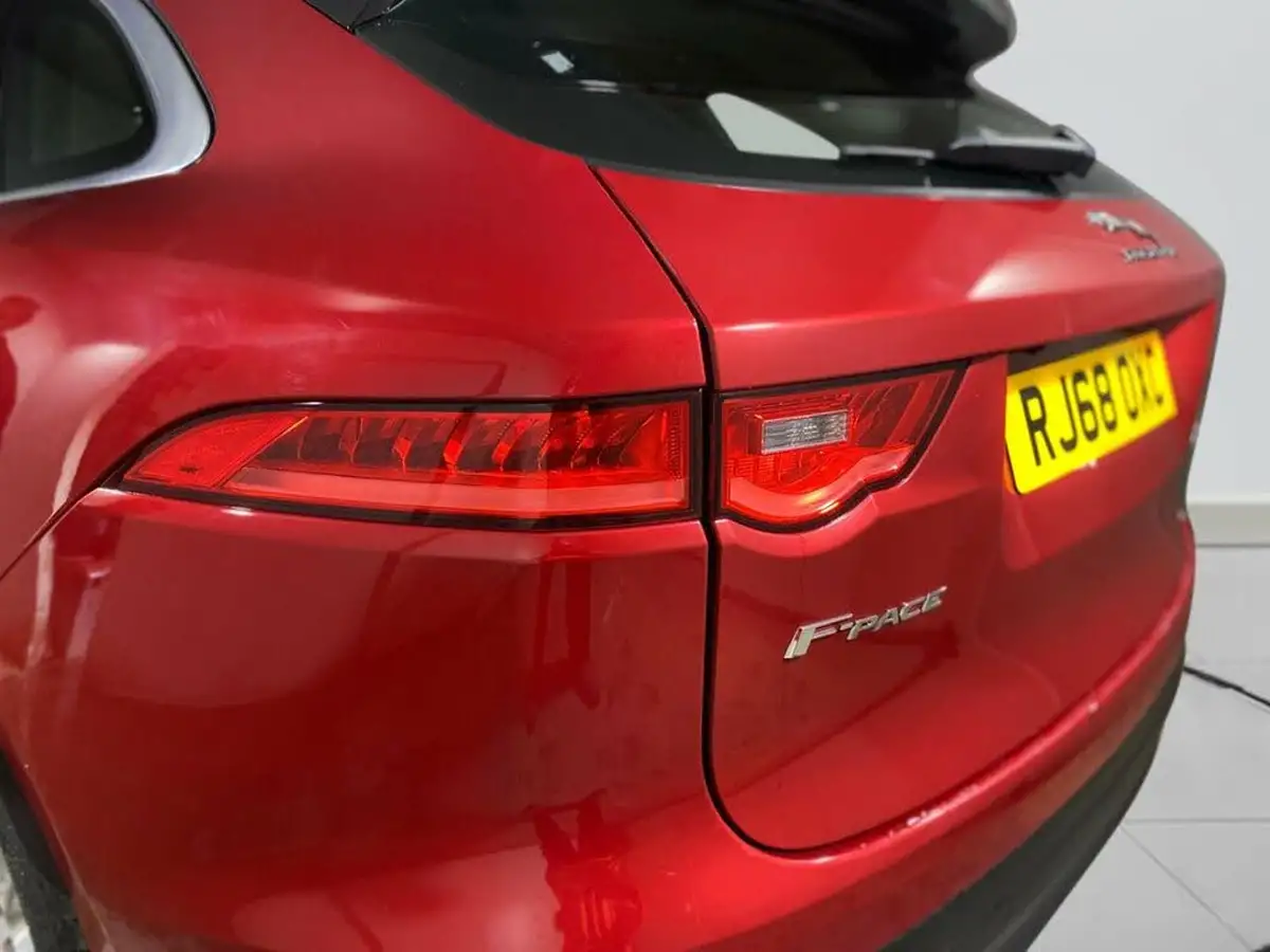 2018-jaguar-f-pace-20-i4d-portfolio-180ps-auto-big-16