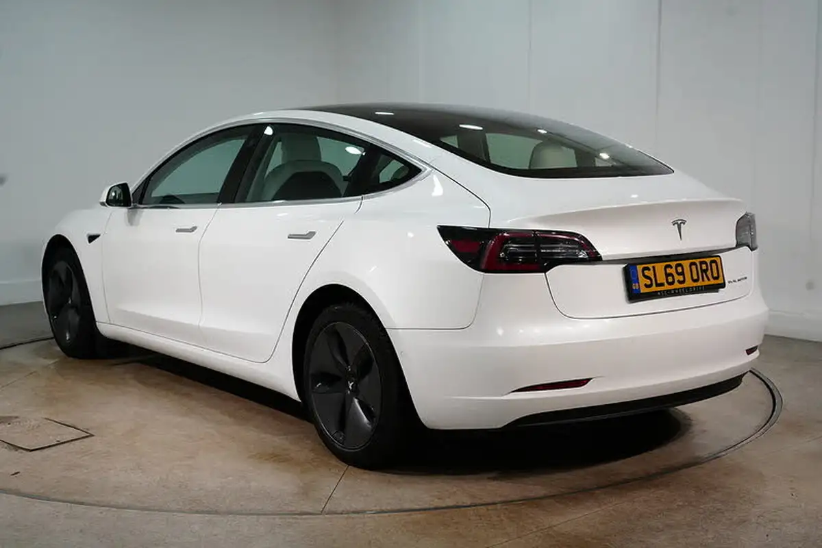 2019-tesla-model-3-e-long-range-4x4-big-9