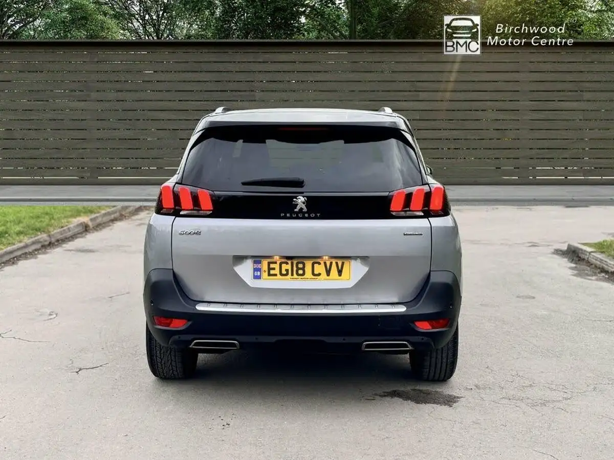 2018-peugeot-5008-suv-12-puretech-gt-line-big-5