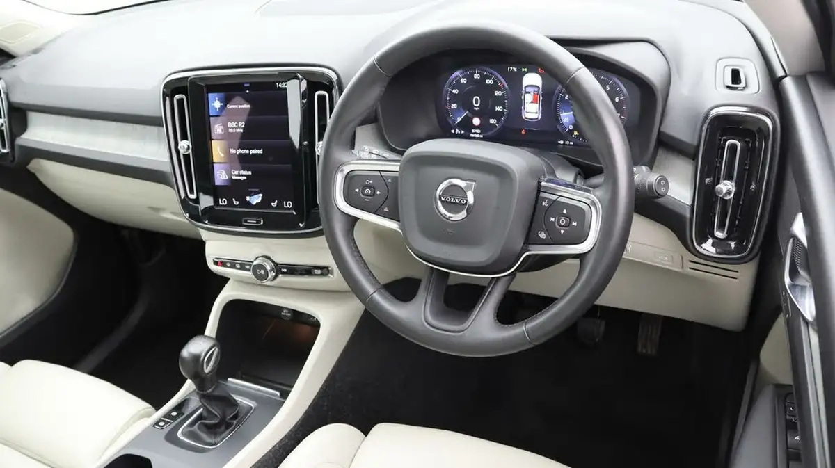 2021-volvo-xc40-15-t3-inscription-pro-163bhp-big-8
