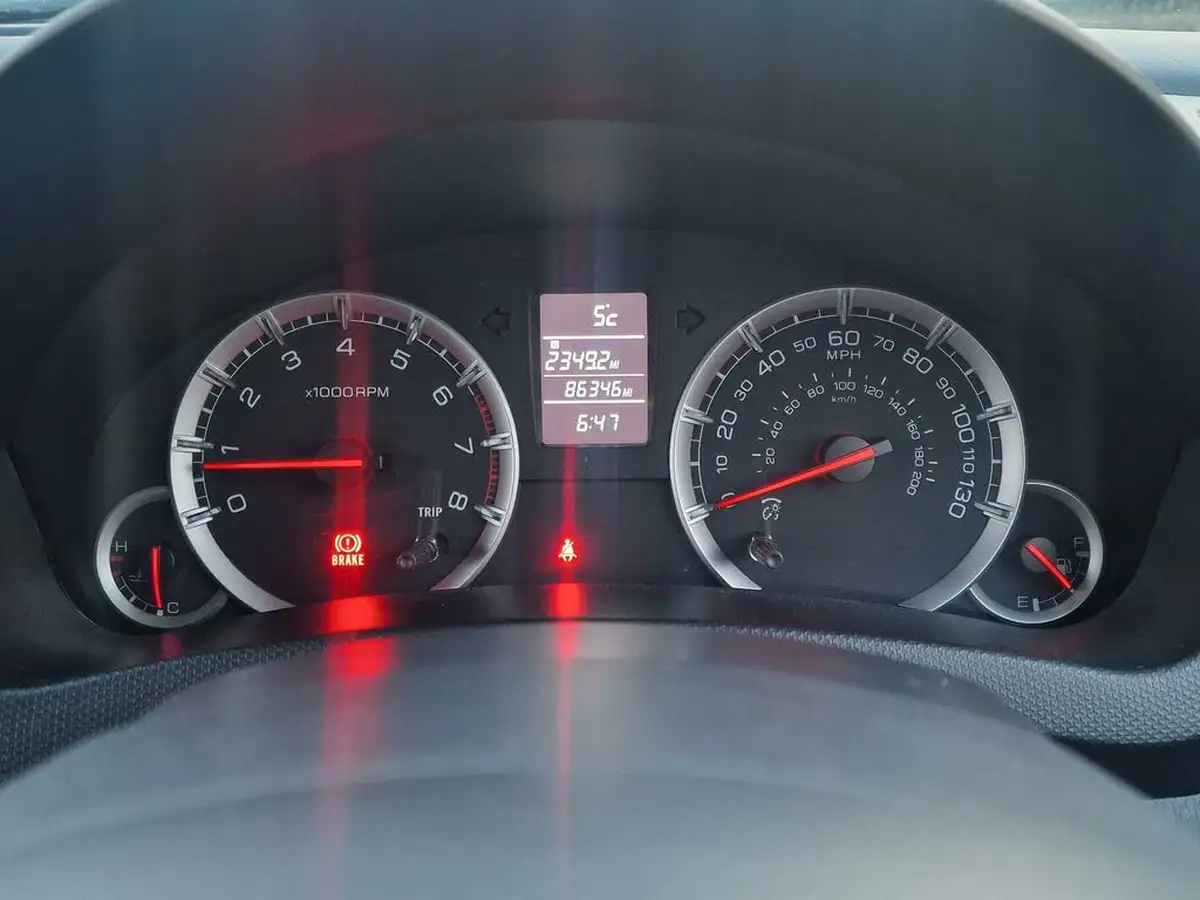 2012-suzuki-swift-12-attitude-3d-big-21