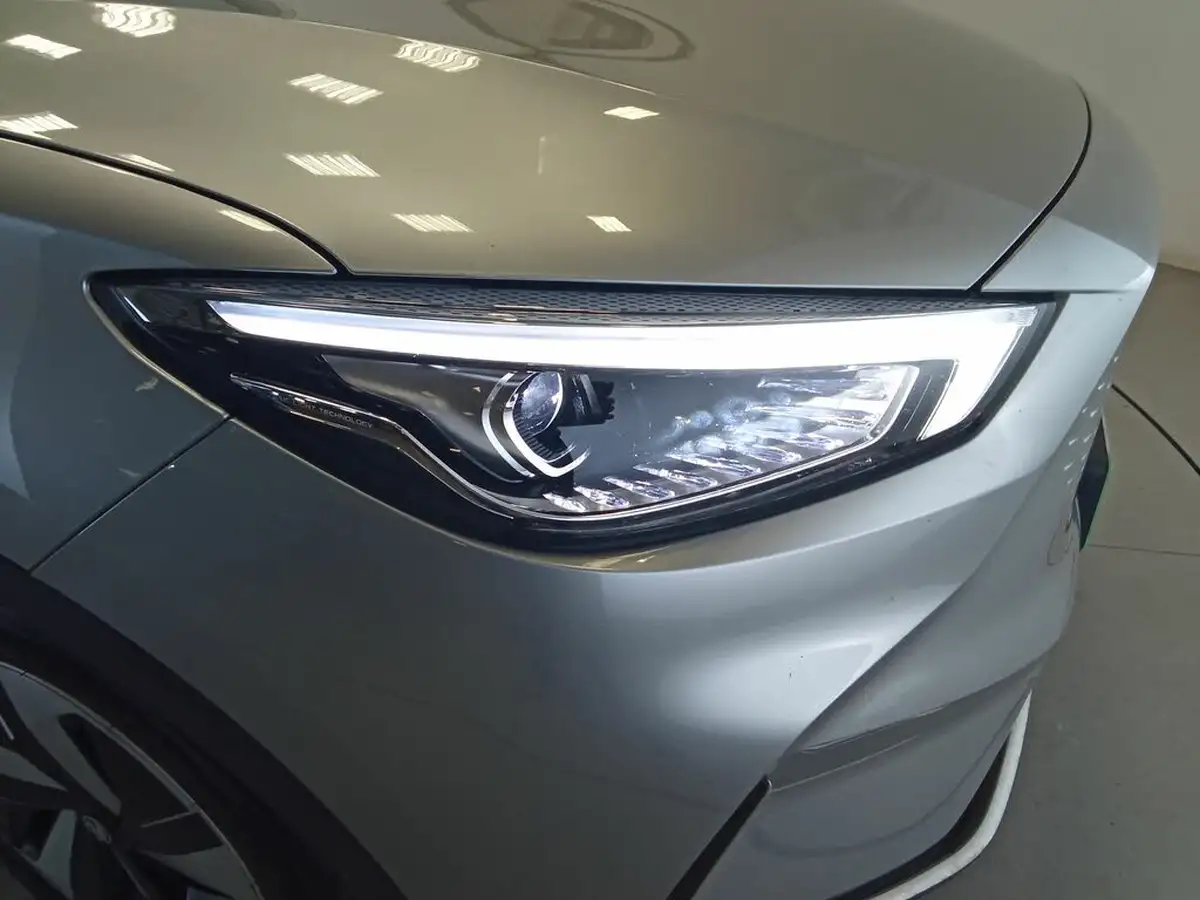 2023-mg-zs-suv-e-trophy-connect-ev-156ps-long-range-big-31