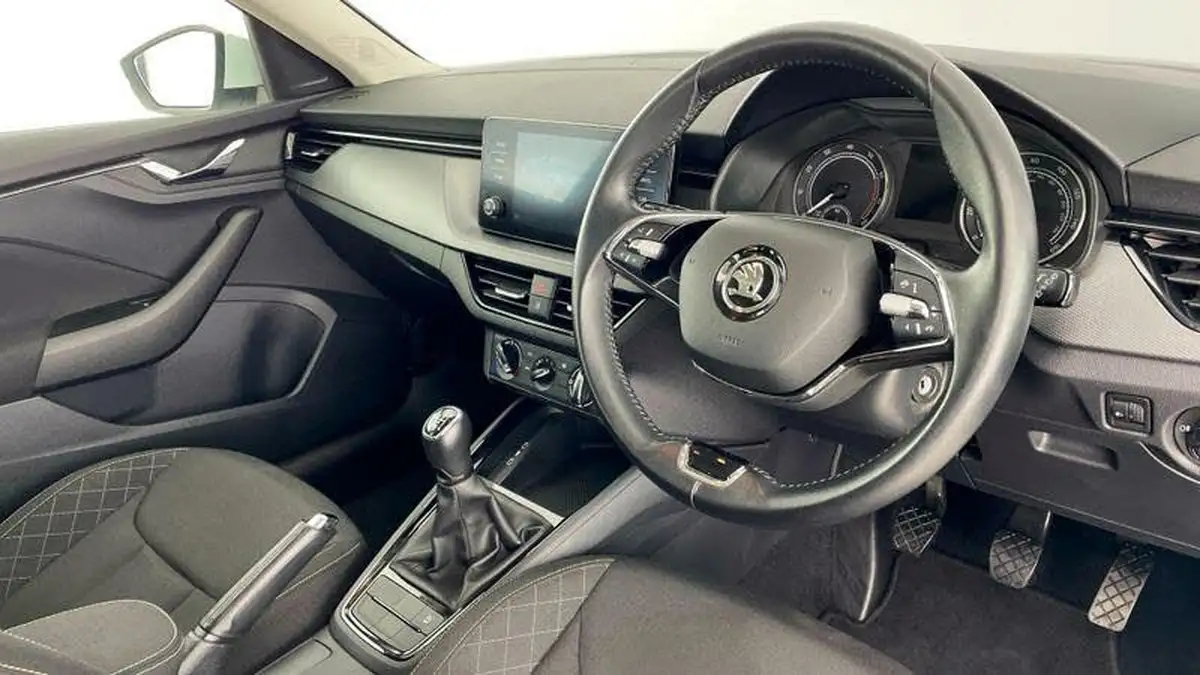 2022-skoda-kamiq-10-tsi-se-109ps-big-7
