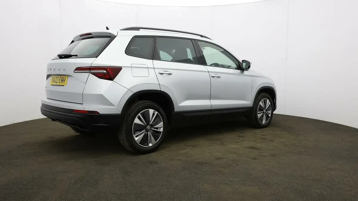 2022-skoda-karoq-10-tsi-se-drive-big-57