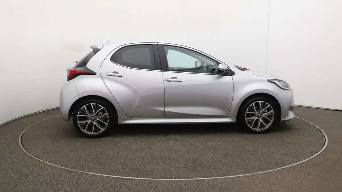 2023-toyota-yaris-15-vvt-i-excel-big-8