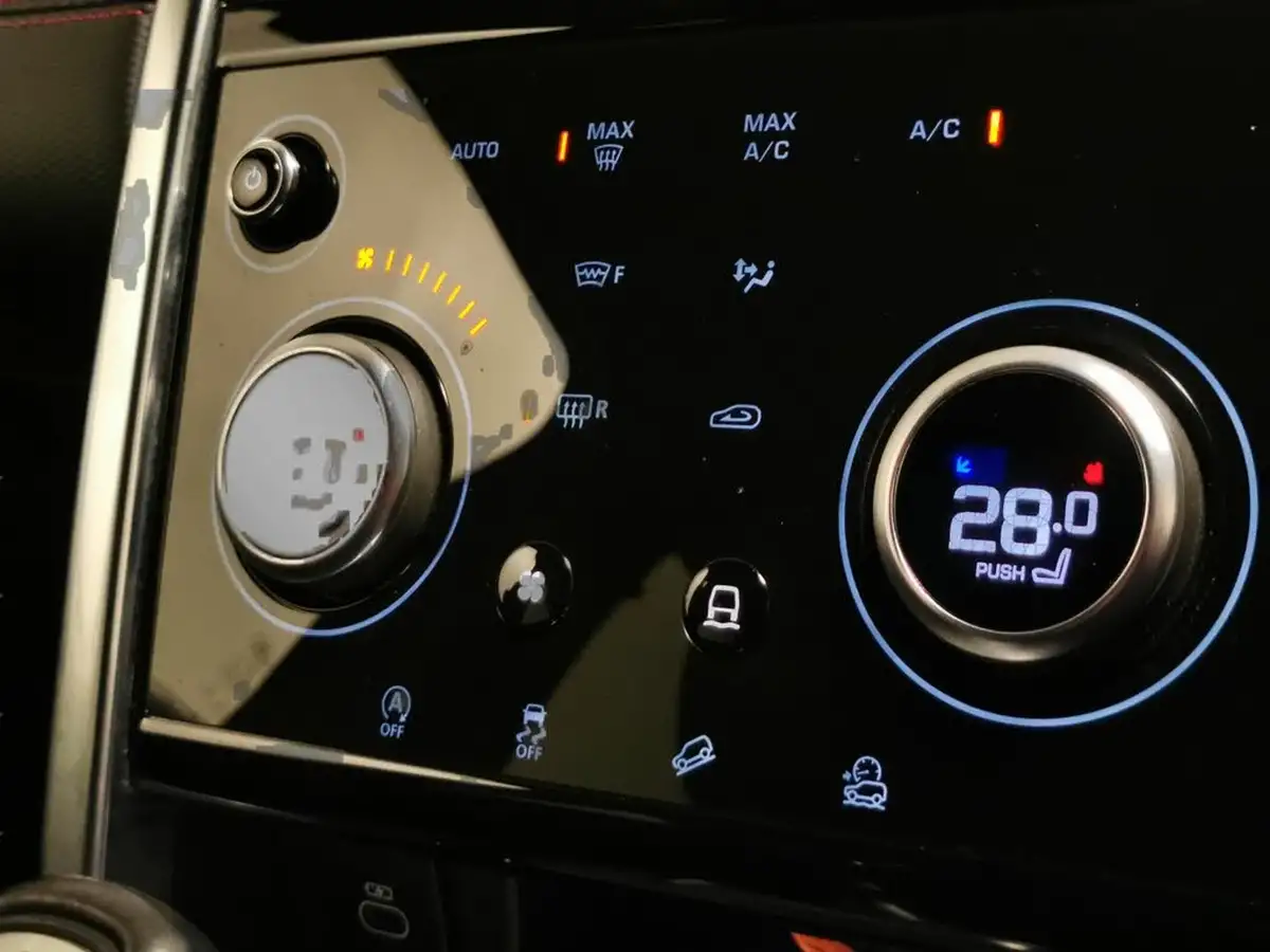 2021-land-rover-discovery-sport-20-d165-r-dynamic-s-plus-big-23
