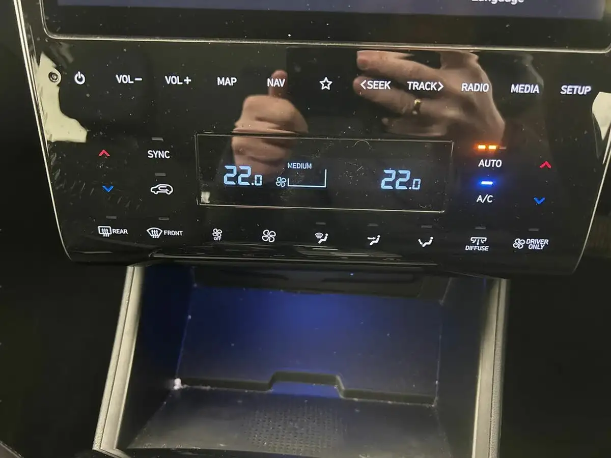 2022-hyundai-tucson-16-t-gdi-premium-230ps-hybrid-auto-big-13