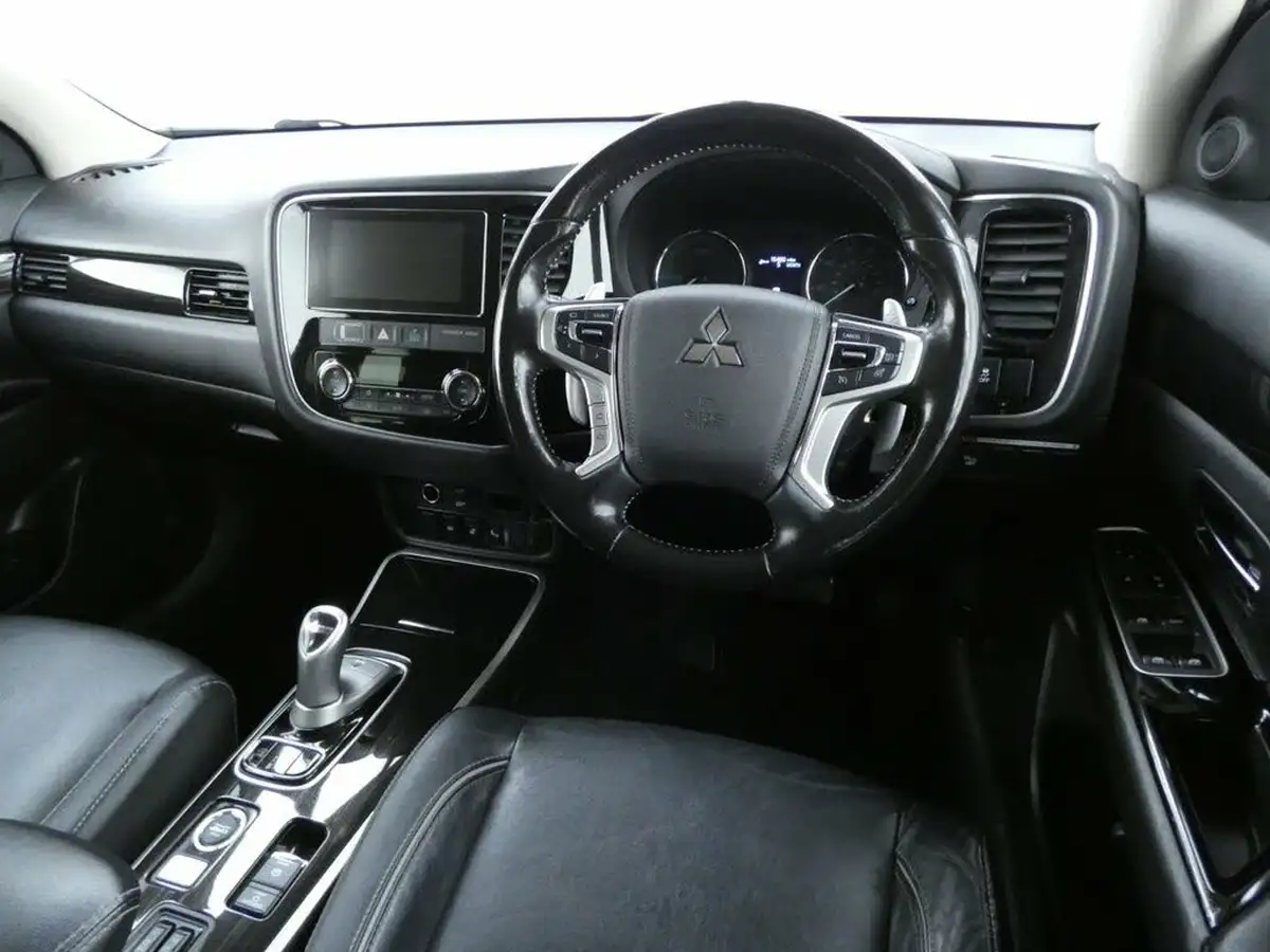 2018-mitsubishi-outlander-20-4h-phev-big-15