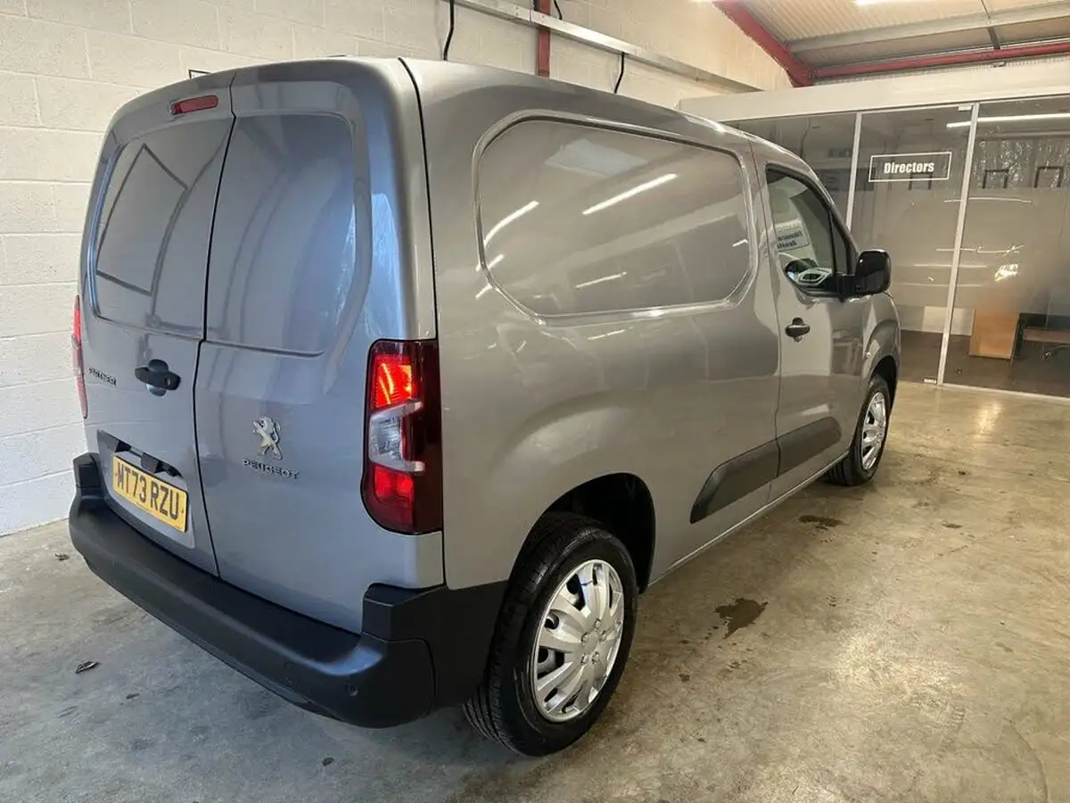 2023-peugeot-partner-15-bluehdi-1000-professional-premium-100pseu6d-big-4