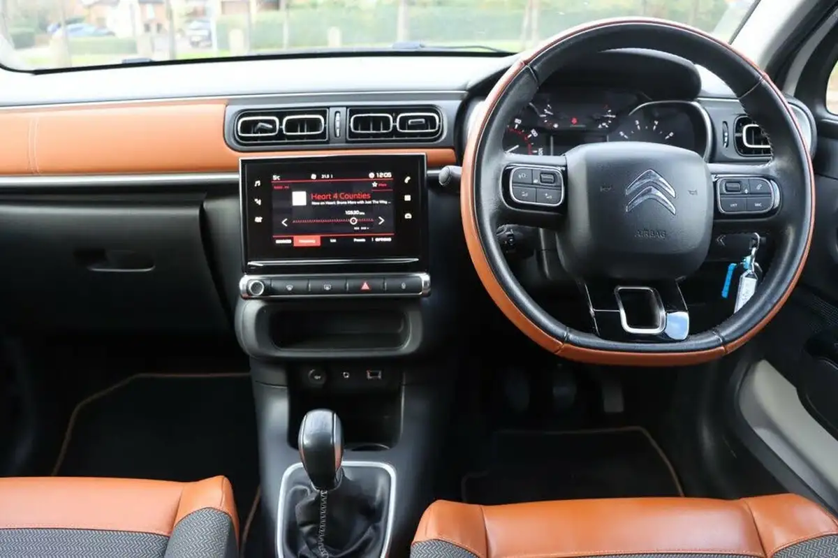 2017-citroen-c3-16bluehdi-flair-big-21