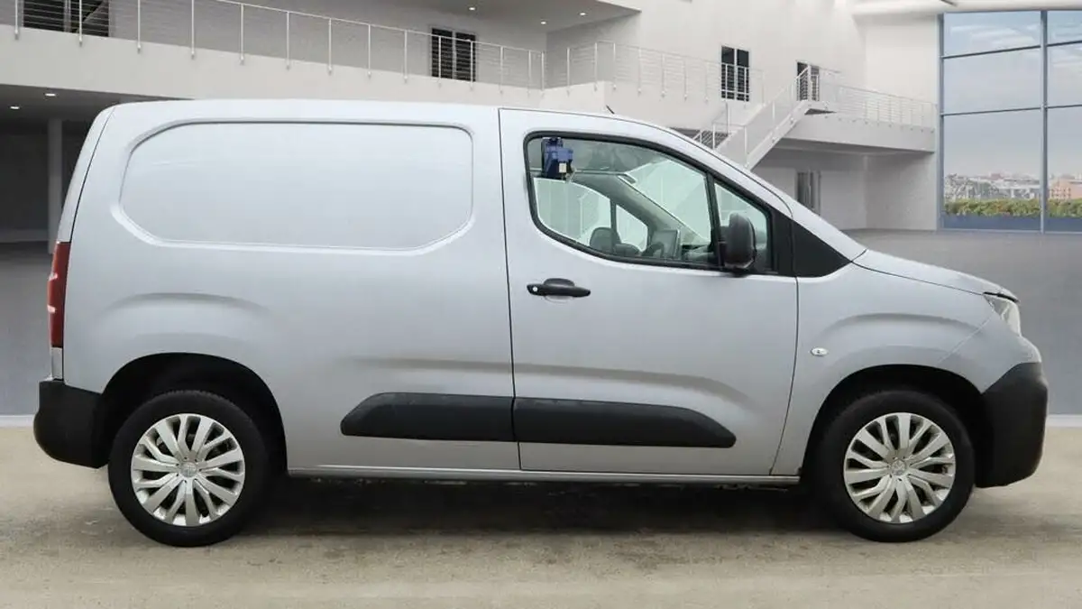 2019-peugeot-partner-16bluehdi-1000-professional-big-1