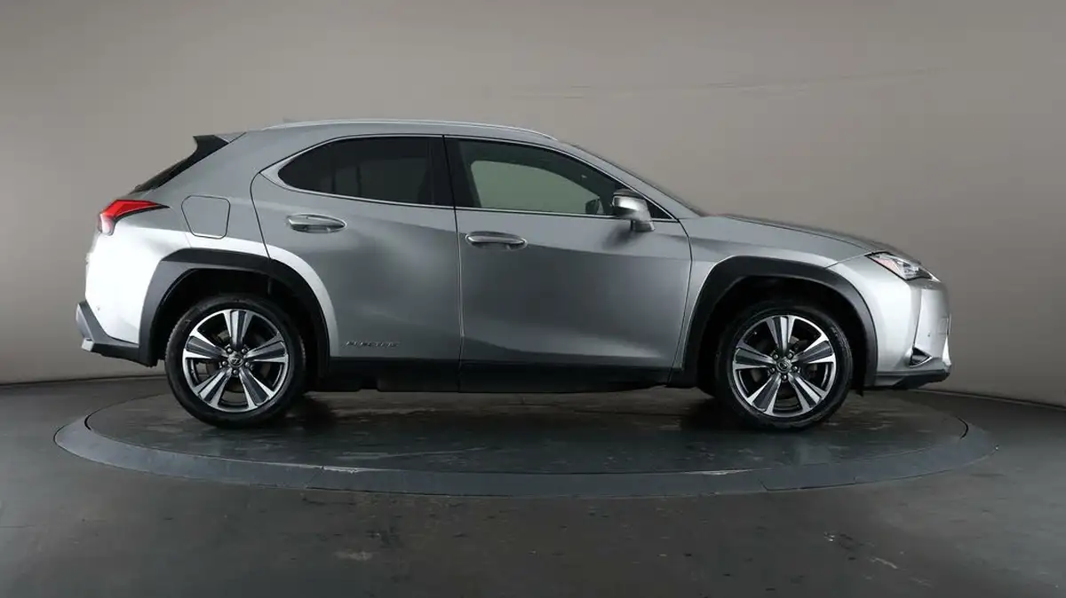 2021-lexus-ux-300e-e-ux-big-58
