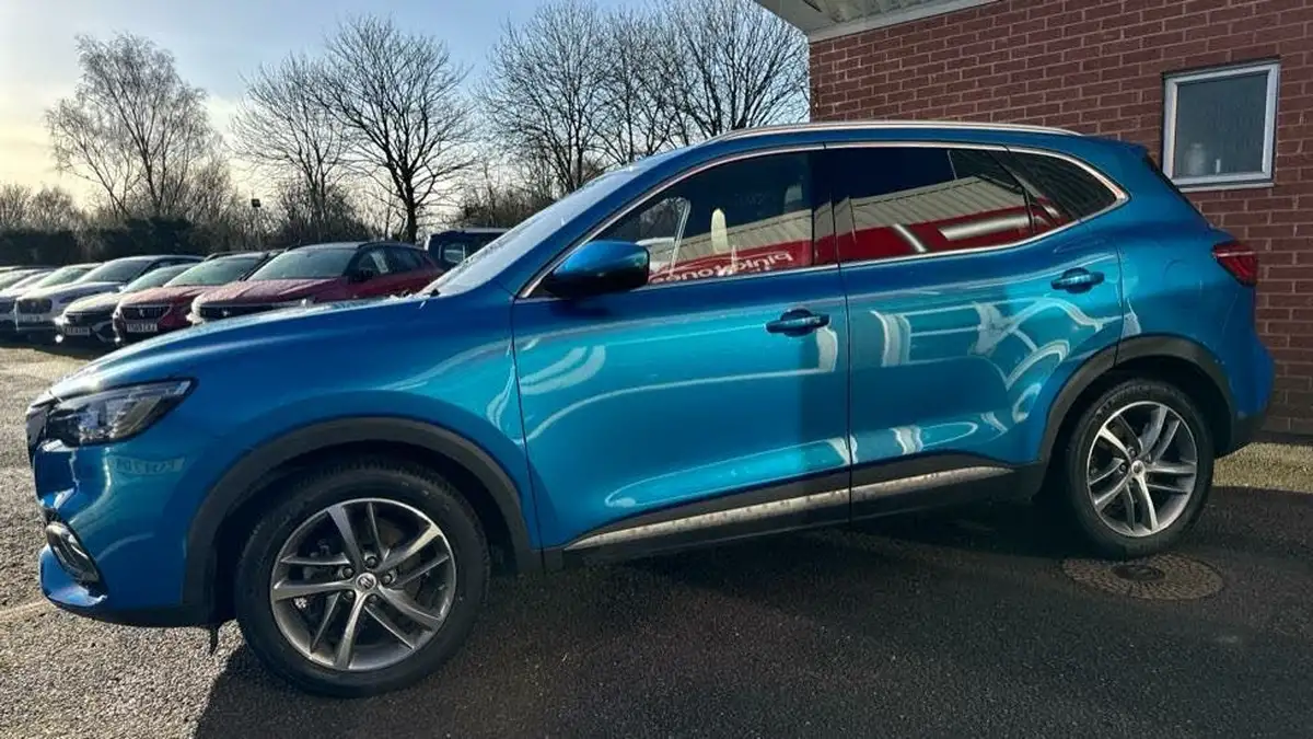 2020-mg-hs-15t-gdi-exclusive-162ps-dct-big-2