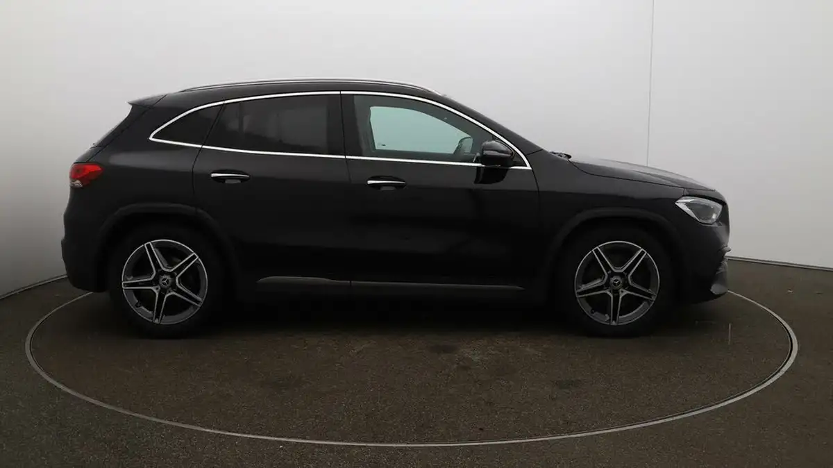 2022-mercedes-benz-gla-class-13-gla-180-amg-line-premium-plus-big-49