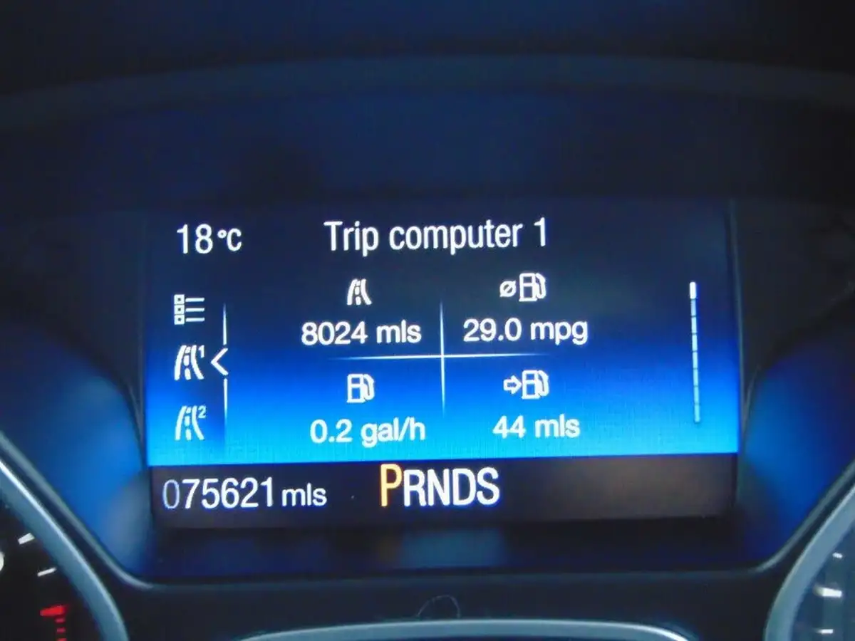 2015-ford-focus-16-titanium-estate-big-12