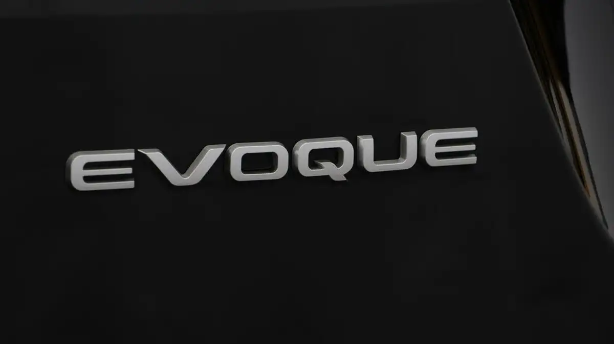 2021-land-rover-range-rover-evoque-20-d165-evoque-big-21
