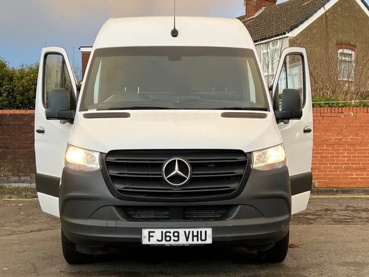 2020-mercedes-benz-sprinter-21cdi-314-l1h1-panel-van-big-20
