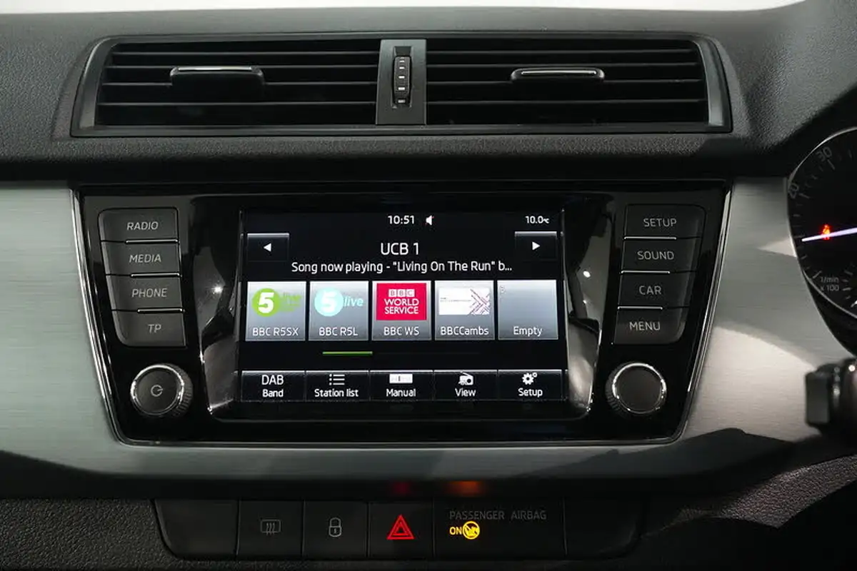 2015-skoda-fabia-12-tsi-se-109ps-hatchback-dsg-big-32