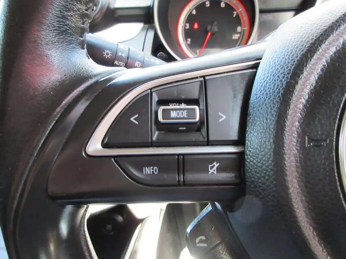 2018-suzuki-swift-10-boosterjet-sz-t-111ps-big-10