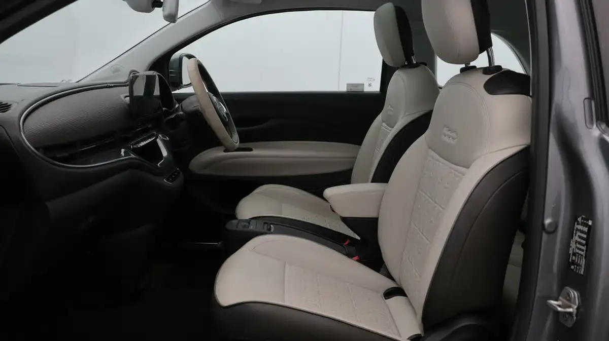 2022-fiat-500-e-la-prima-big-14