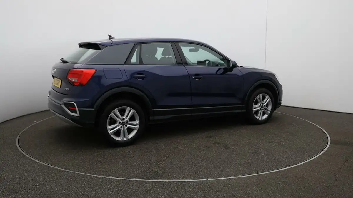2022-audi-q2-10-30-tfsi-sport-big-44