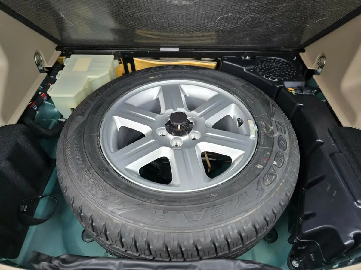 2011-land-rover-freelander-2-32-4x4-big-14