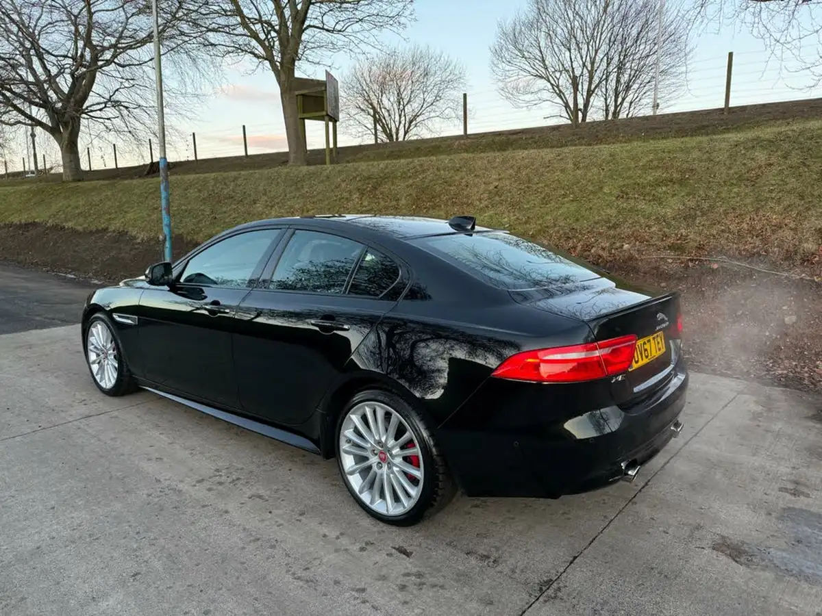 2017-jaguar-xe-30i-v6-sc-s-380ps-ss-big-13