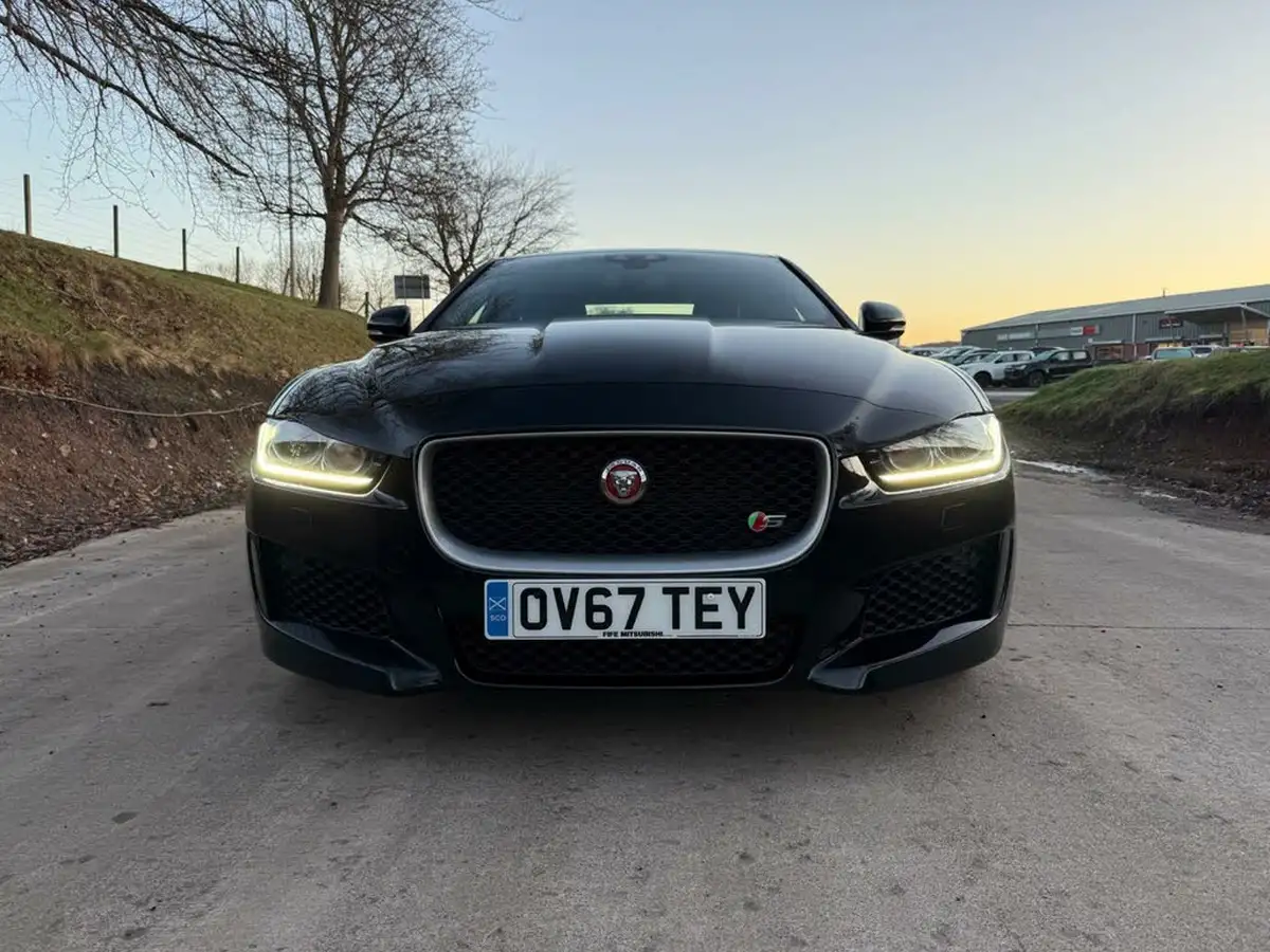 2017-jaguar-xe-30i-v6-sc-s-380ps-ss-big-9