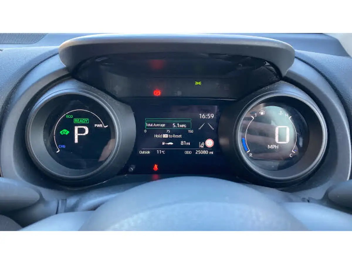 2022-toyota-yaris-15-vvt-i-design-big-8