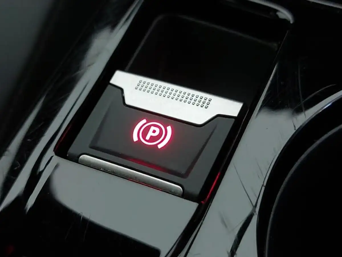 2023-peugeot-2008-suv-12-puretech-allure-eat8-big-16