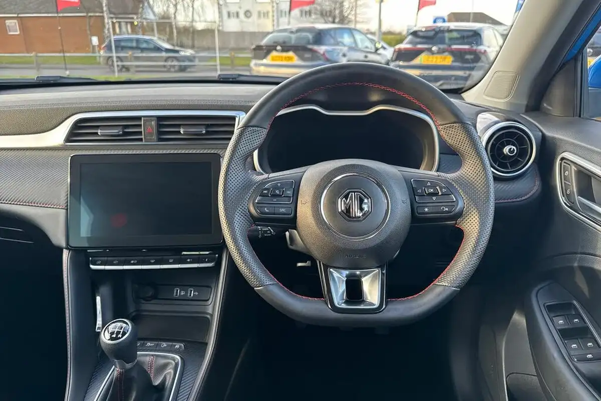 2024-mg-zs-suv-15-vti-tech-exclusive-big-19