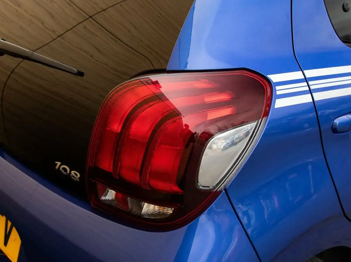 2019-peugeot-108-10-collection-hatchback-big-5