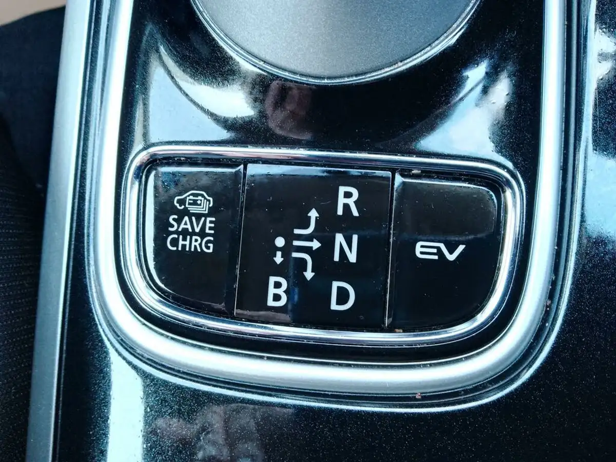 2020-mitsubishi-outlander-24-reflex-plus-commercial-big-37