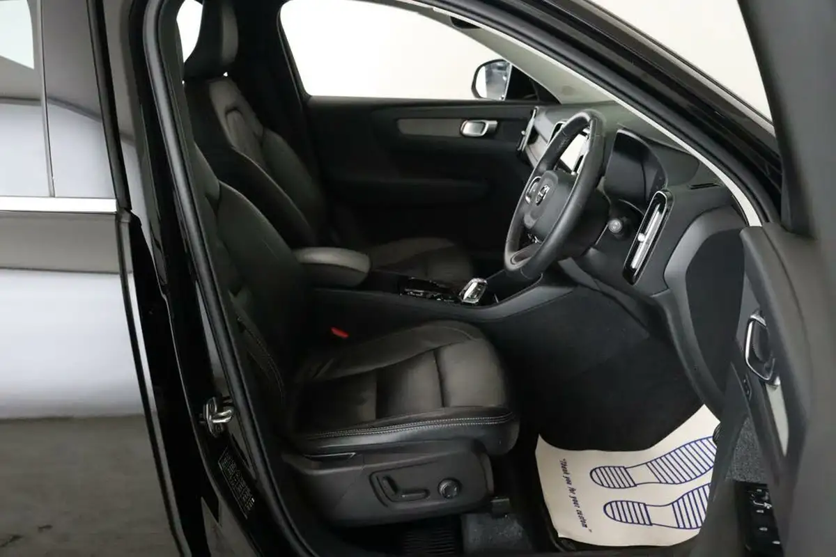 2021-volvo-xc40-15-t5-inscription-262bhp-big-17
