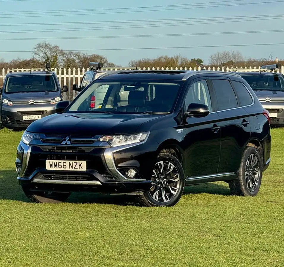 2016-mitsubishi-outlander-20-4h-phev-big-6