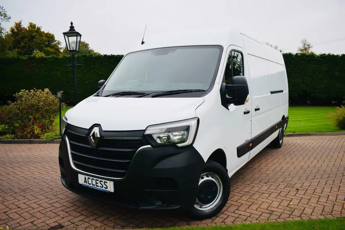 2022-renault-master-23dci-lm35-135-business-panel-big-0