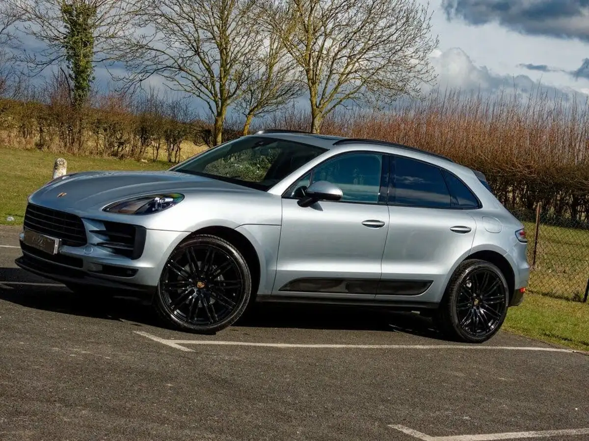 2020-porsche-macan-20-big-4